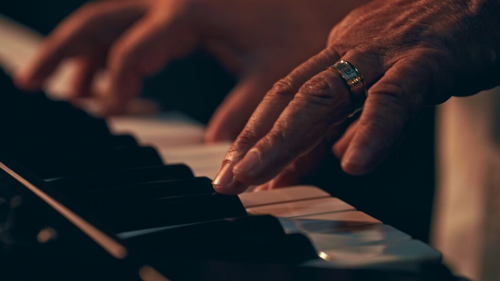 Ricky Royal Hasta Que Me Olvides Still 9.2.1 1024x576